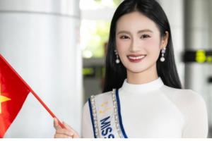 Hoa hậu Ý Nhi rạng rỡ trong tà áo dài trắng khi trở về từ Miss World