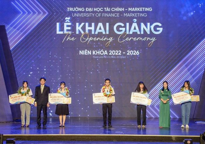 'Lên đại học, giáo viên sẽ không quan tâm đến bạn'