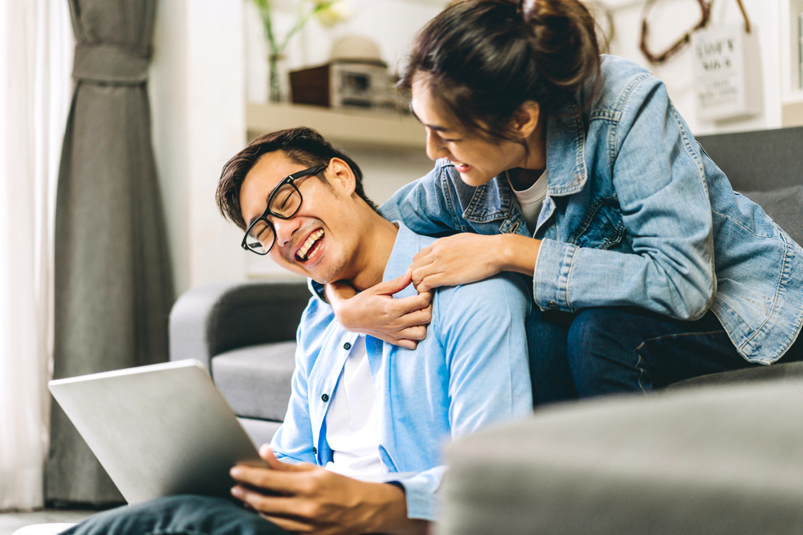 Gộp chung thu nhập hay tiền ai nấy giữ?