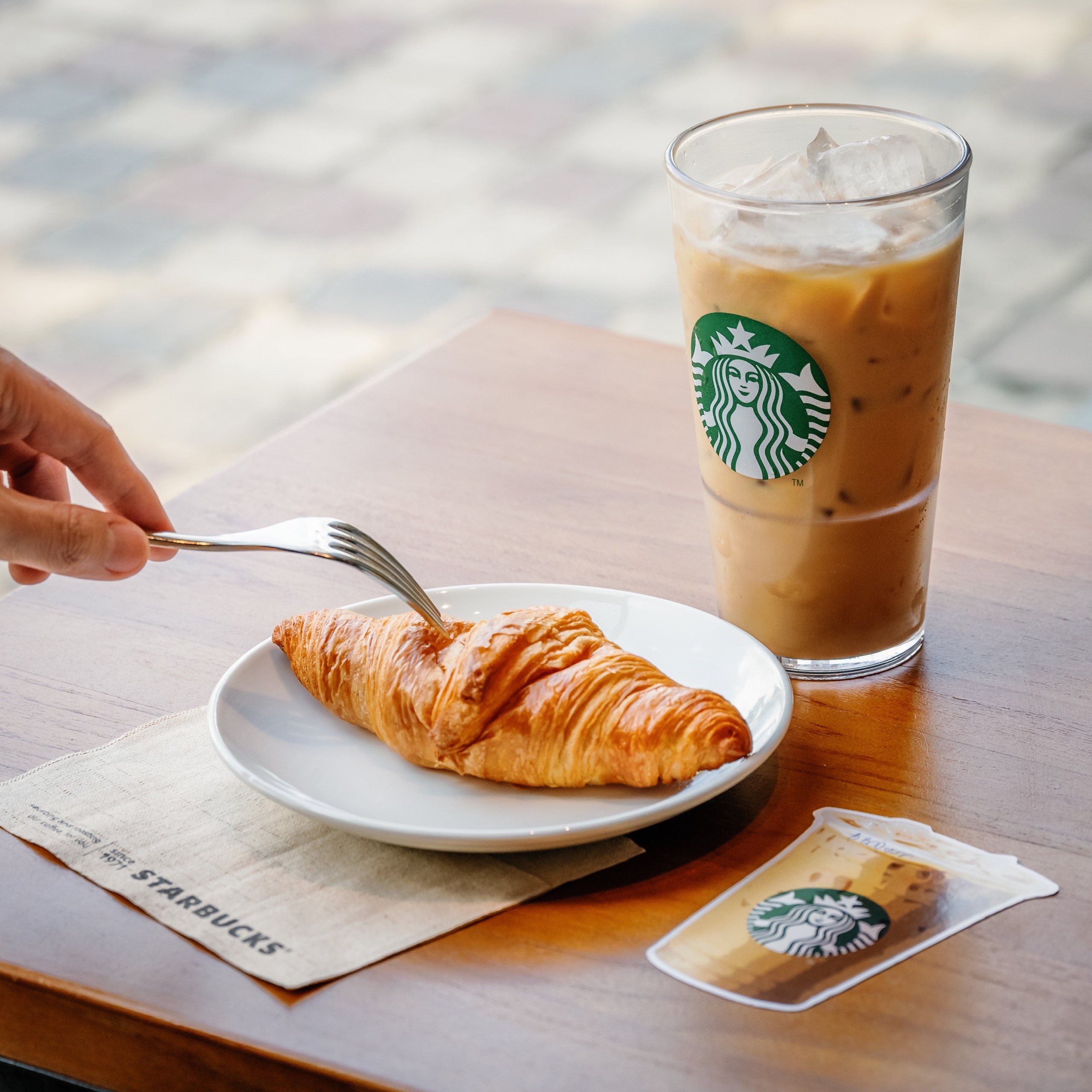 Chiều fan như Starbucks: tung combo bữa sáng “nhẹ ví” và loạt voucher xịn mịn trên ShopeeFood mỗi ngày!