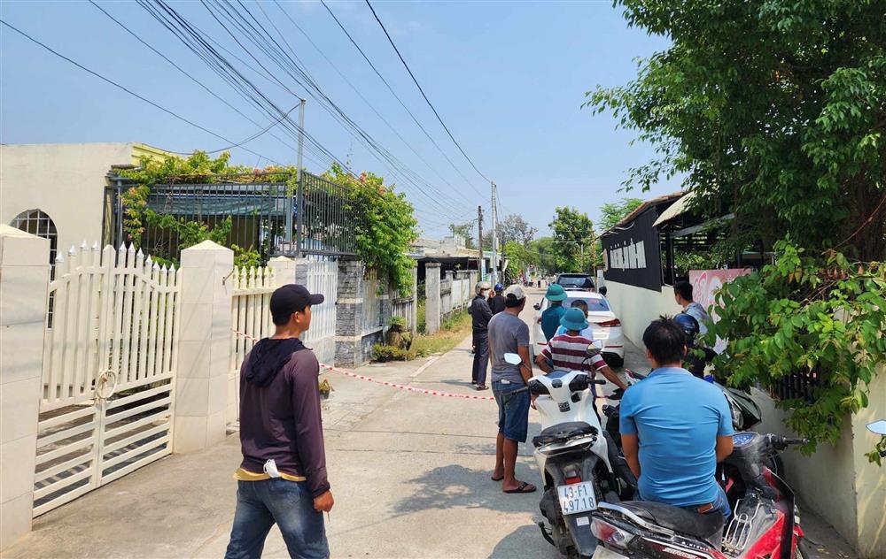 Phát hiện cha và con trai 1 tuổi tử vong bất thường ở Quảng Nam