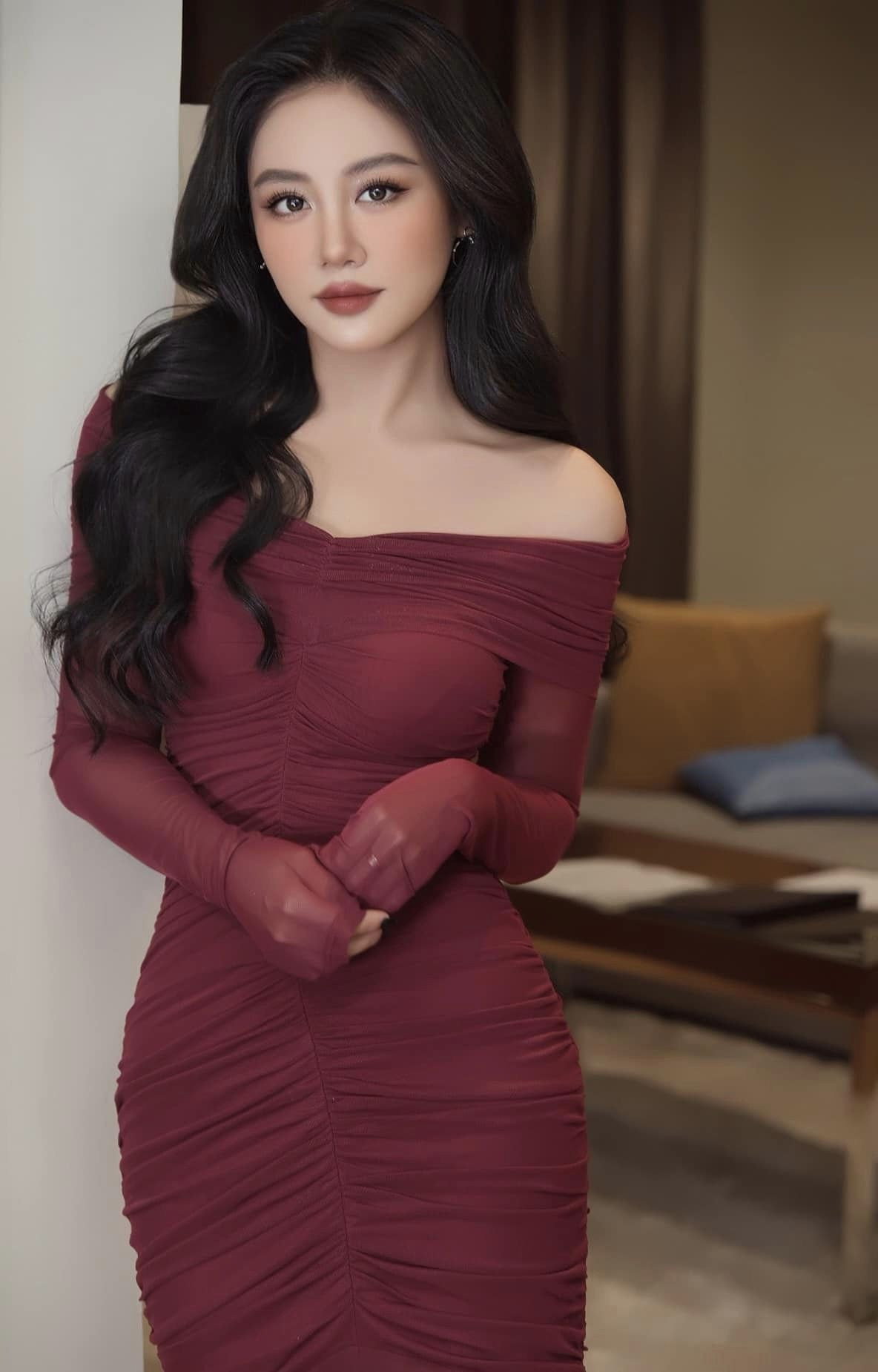 Hoa hậu Giáng My sexy trước biển, Thanh Hương hậu ly hôn nóng rực với bikini