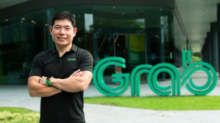 CEO Grab khởi nghiệp: Làm việc 20h/ngày, từng đi khắp Đông Nam Á thuyết phục tài xế taxi thử ứng dụng